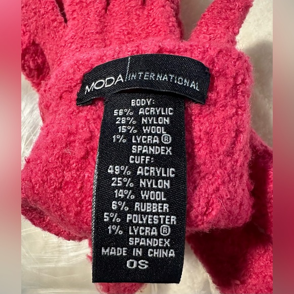 Cowl Neck/Off-The-Shoulder Sweater, Pom-Pom Beanie, and Gloves Set - Picture 6 of 7